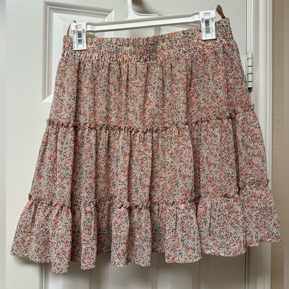She + Sky Floral Ruffled Mini Skirt size medium - Picture 3 of 3